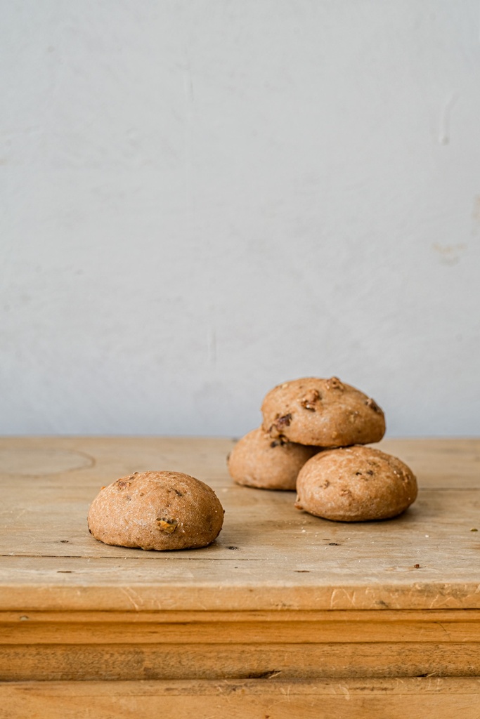 Walnut rolls (4 pieces)