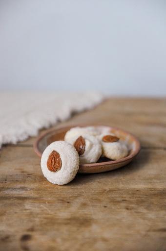 Amaretti almond biscuits